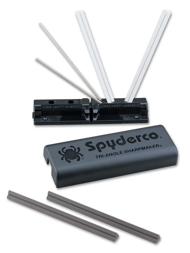 Spyderco Tri-Angle Sharpmaker: base with medium and fine rods, safety rods and the snap-on cover